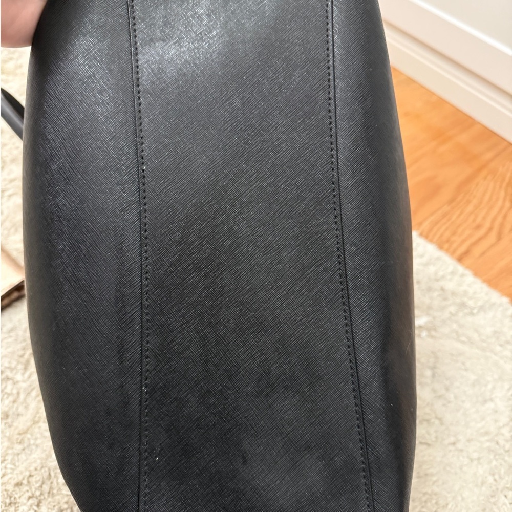 Tory Burch Black Robinson Tote Bag with Gold Accents - Picture 4 of 16